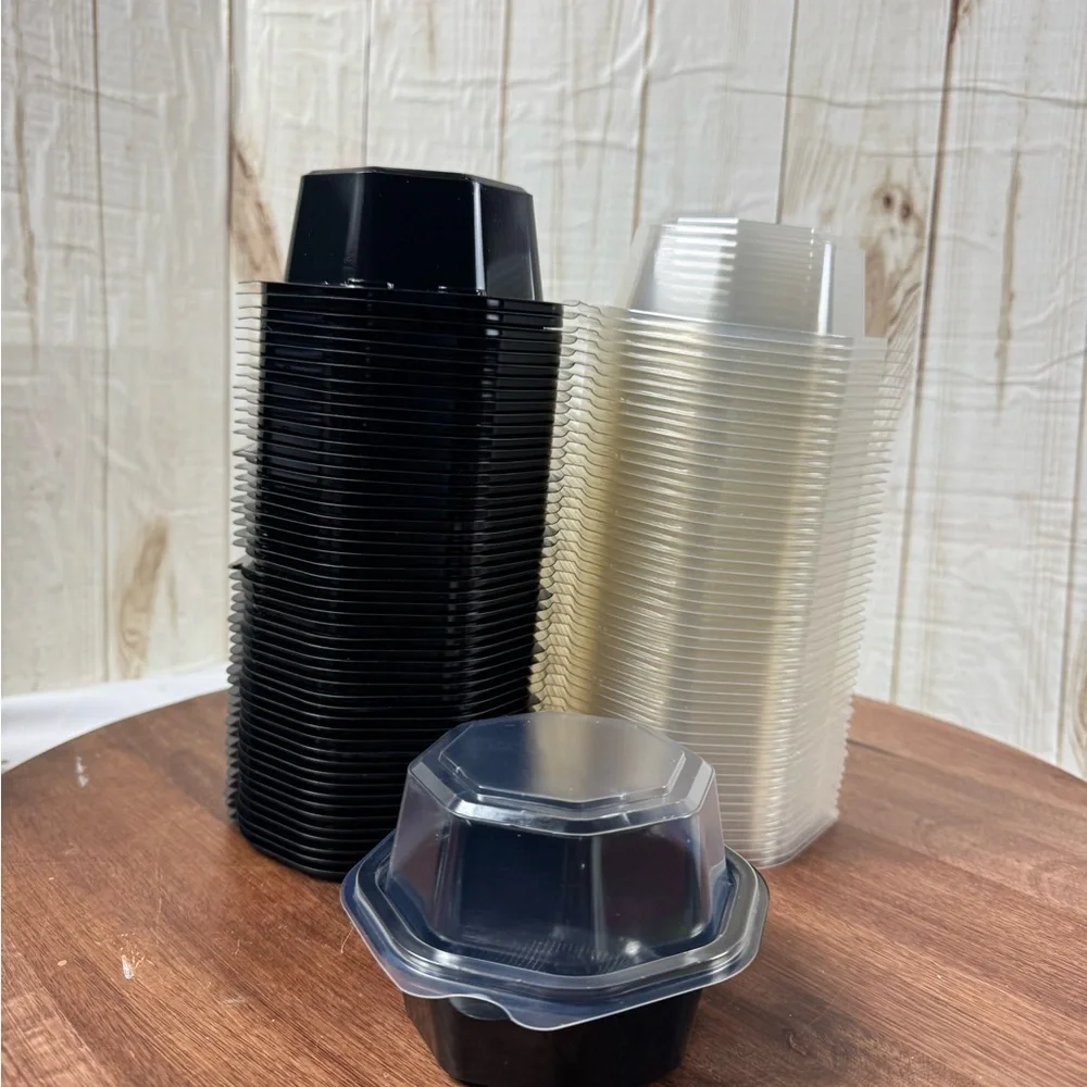 Solo in  Black and Clear Ps plastic Hinged container 4.65 X 4.65 (50 pcs).